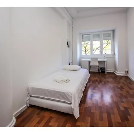 Houze Spacious 9 Bedroom Flat In Central Lisbon Apartment *
